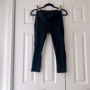 Lululemon crop black leggings with pockets, size 6